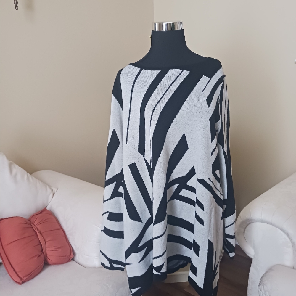 Classiques Entier Stylish Black and White Women's Wool Sweater NWT